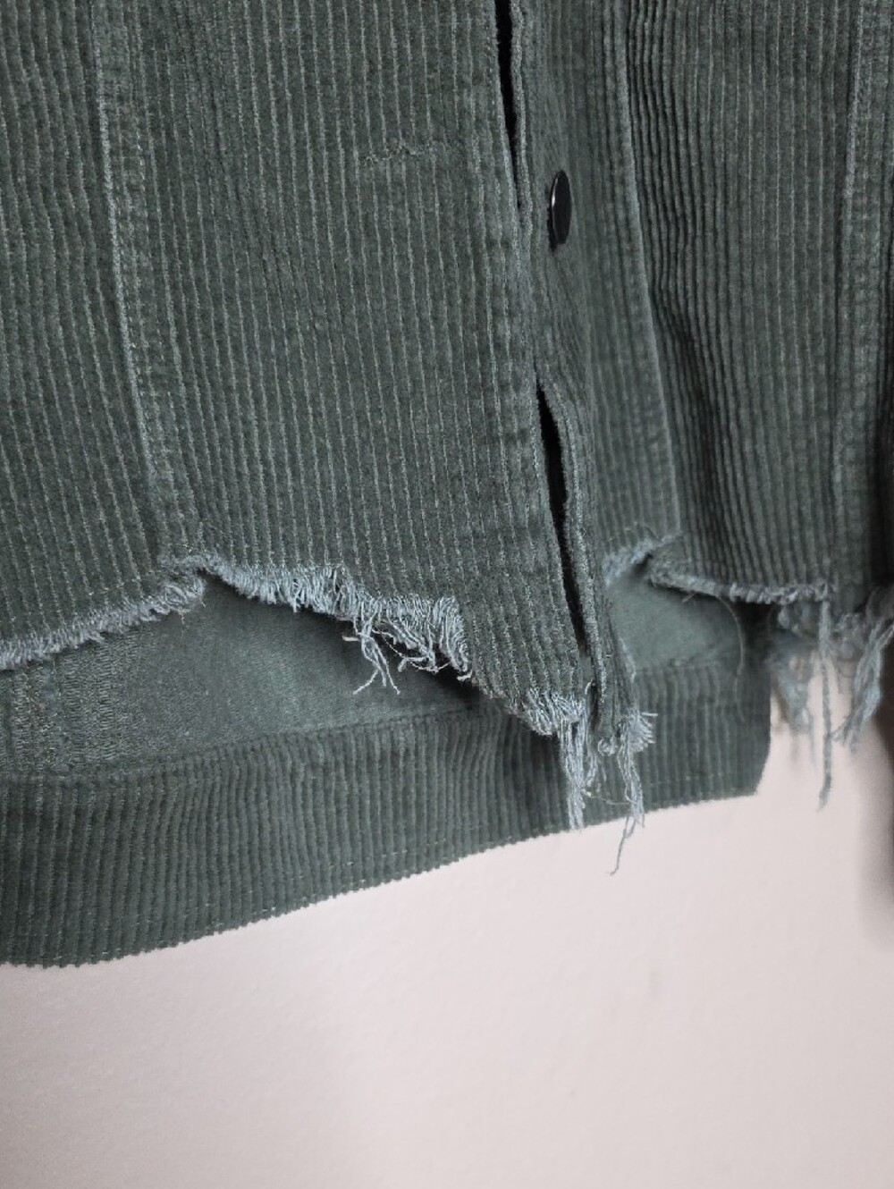 POL Green Corduroy Trucker Jacket Women Medium Cropped Distressed Boho Shacket - Picture 6 of 11